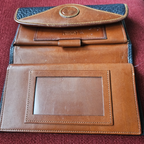 Dooney & Bourke🦆 Vintage Wallet. - Picture 9 of 9